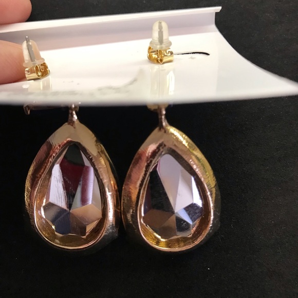 🆕 Anna & Ava Sapphire Colored Tear Drop Earrings - Picture 4 of 4